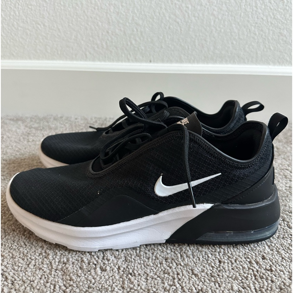 Nike Air Max Motion 2 - Black - Size 10.5